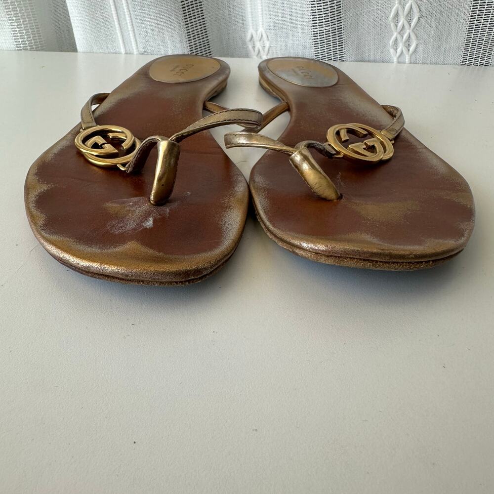 VTG Gucci (EUR 38/8 US) Metallic Gold G Logo Leather Sandal Flip Flop Tom Ford - Picture 3 of 7
